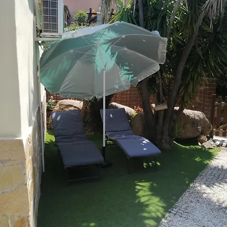 De Charme A 300 M De La De Santa Giulia Ferienhaus