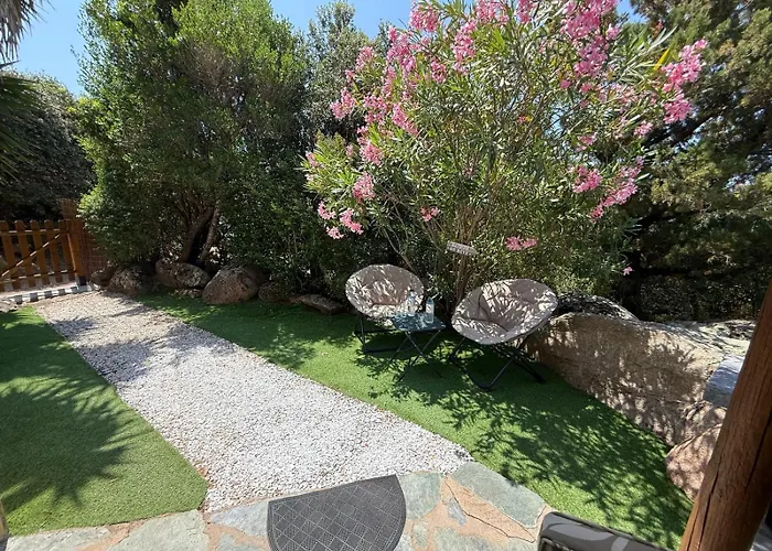 De Charme A 300 M De La De Santa Giulia Feriehus *