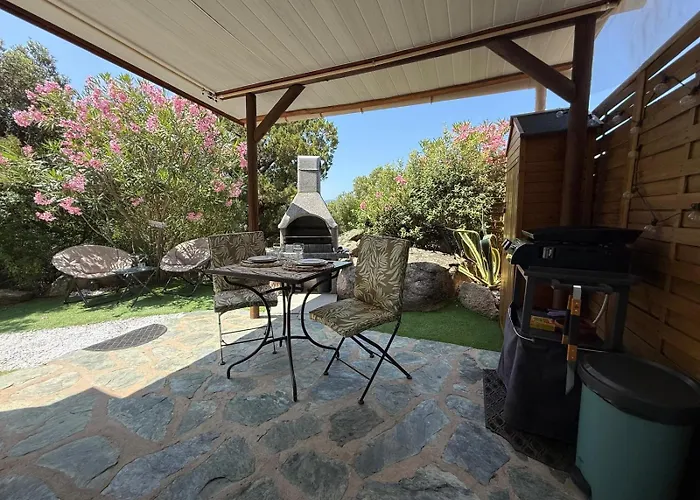 De Charme A 300 M De La De Santa Giulia בית נופש *